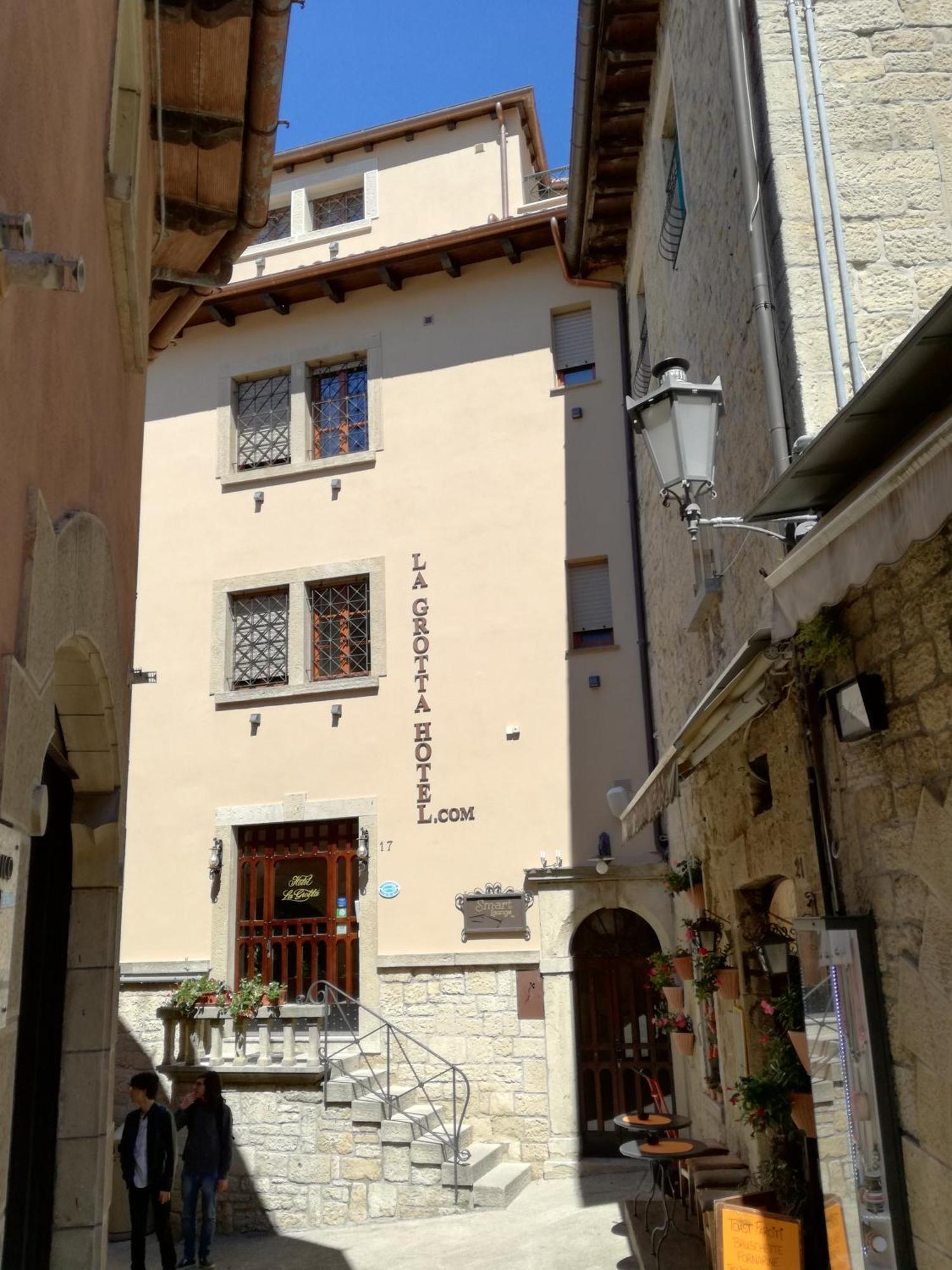 La Grotta Hotel San Marino Exterior photo