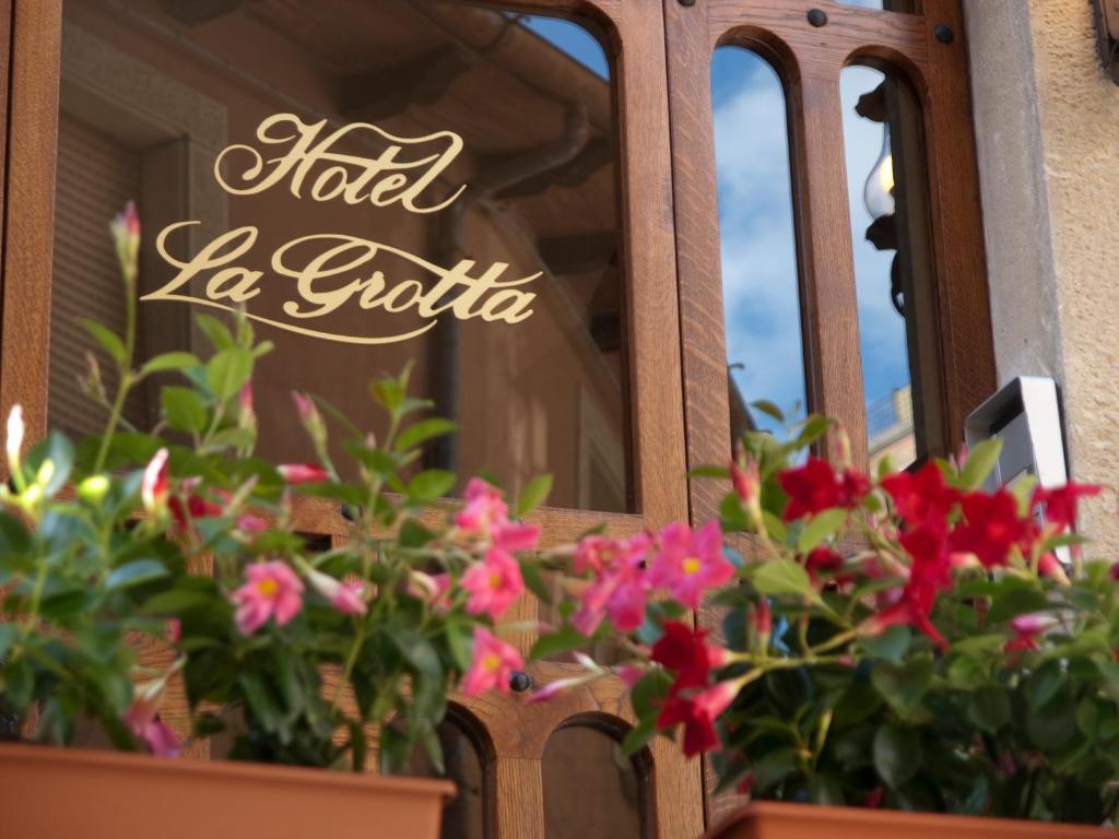 La Grotta Hotel San Marino Exterior photo